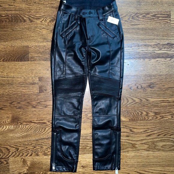 Gap Black “pleather” pants-brand new with tags😎 - Picture 5 of 8